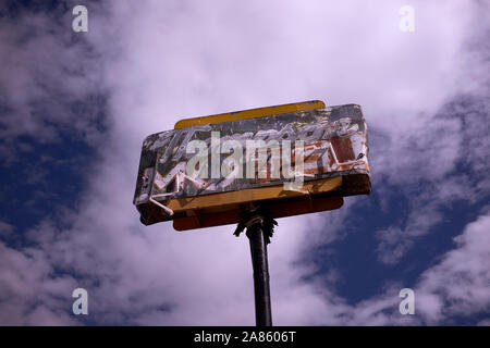 Verlassenen und heruntergekommenen Motel Schild an der Bahnlinie in Thompson Springs, Utah, USA Stockfoto