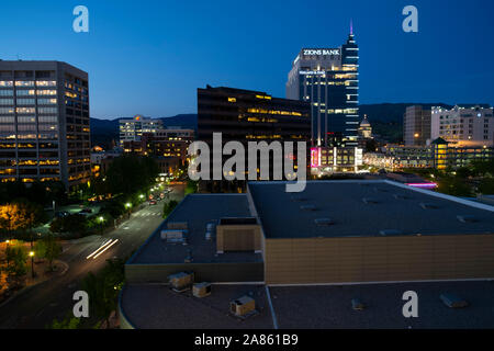 Nacht Blick auf Skyline Boise, Idaho Stockfoto