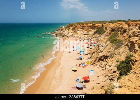 Calas De Conil Strand im Sommer, Roche, in der Nähe von Barrosa, Costa de la Luz, Andalusien, Spanien, Europa Stockfoto