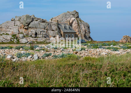 Castel Meur Haus zwischen Felsen Haus zwischen den Felsen Stockfoto