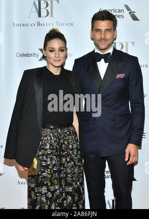 Olivia Palermo und Johannes Huebl - American Ballet Theatre fallen Gala, Ankünfte, New York, USA - 16 Okt 2019 Stockfoto