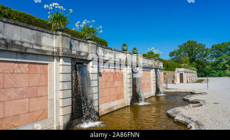 Ein Wasserspiel in den Gärten von Schloss Drottningholm Palace in der Nähe von Stockholm, Schweden. Stockfoto