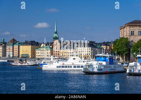 Ein Blick auf die Stockholmer Hafen in der Nähe der Nybrokajen Terminal, Stockholm, Schweden. Stockfoto