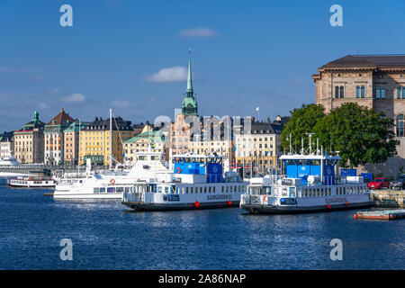 Ein Blick auf die Stockholmer Hafen in der Nähe der Nybrokajen Terminal, Stockholm, Schweden. Stockfoto