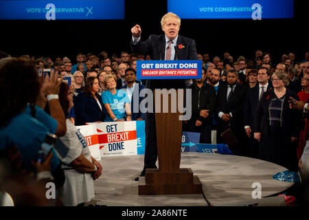 Premierminister Boris Johnson zum Start der allgemeinen Wahlkampagne der Konservativen Partei bei NEC, Birmingham. Stockfoto