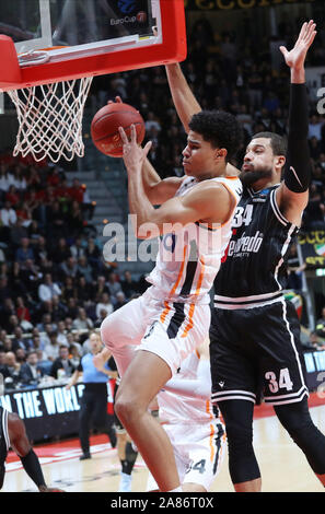 Bologna, Italien. 6 Nov, 2019. killian Hayes (Ratiopharm Ulm) Während Segafredo Virtus Bologna vs. Ratiopharm Ulm Basketball EuroCup Meisterschaft in Bologna, Italien, 06. November 2019 - LPS/Michele Nucci Credit: Michele Nucci/LPS/ZUMA Draht/Alamy leben Nachrichten Stockfoto