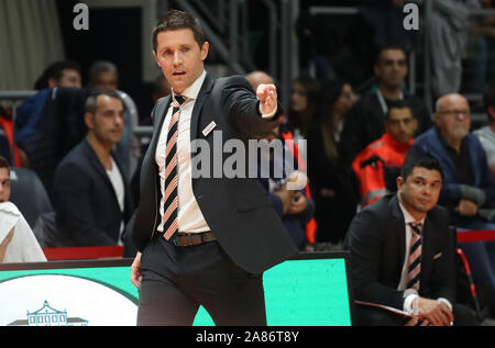 Bologna, Italien. 6 Nov, 2019. jaka Lakovic, Trainer ratiopharm ulmduring Segafredo Virtus Bologna vs. Ratiopharm Ulm Basketball EuroCup Meisterschaft in Bologna, Italien, 06. November 2019 - LPS/Michele Nucci Credit: Michele Nucci/LPS/ZUMA Draht/Alamy leben Nachrichten Stockfoto