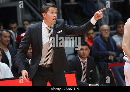 Bologna, Italien. 6 Nov, 2019. jaka Lakovic, Trainer ratiopharm ulmduring Segafredo Virtus Bologna vs. Ratiopharm Ulm Basketball EuroCup Meisterschaft in Bologna, Italien, 06. November 2019 - LPS/Michele Nucci Credit: Michele Nucci/LPS/ZUMA Draht/Alamy leben Nachrichten Stockfoto