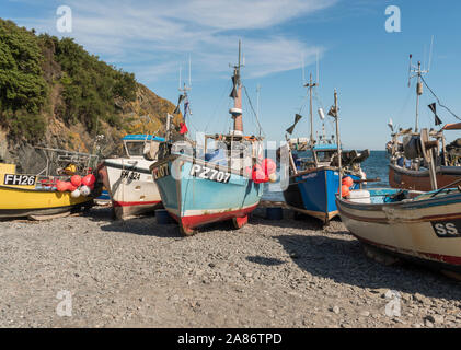 Das schöne Fischerdorf Cadgwith auf der Lizard Halbinsel, Cornwall Stockfoto