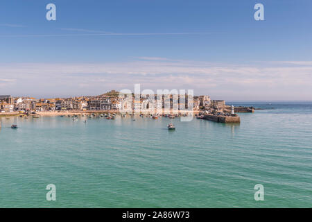 Sommer im beliebten Badeort St. Ives, Cornwall. Stockfoto