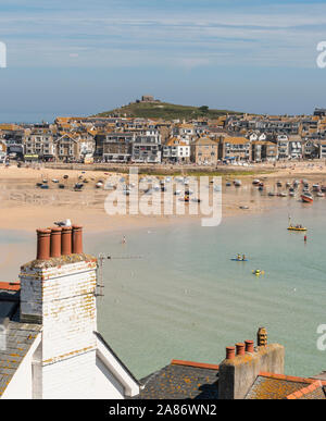 Sommer im beliebten Badeort St. Ives, Cornwall. Stockfoto