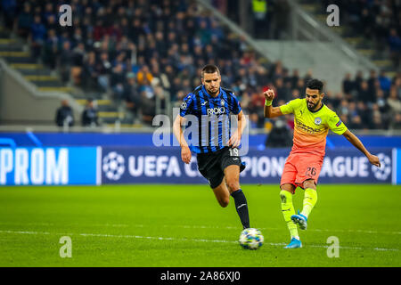 Mailand, Italien. 6 Nov, 2019. Riyad mahrez (Manchester City) während des Turniers runde, Gruppe C, Atalanta vs Manchester City, Fussball Champions League Männer Meisterschaft in Mailand, Italien, 06. November 2019 - LPS/Fabrizio Carabelli Credit: Fabrizio Carabelli/LPS/ZUMA Draht/Alamy leben Nachrichten Stockfoto