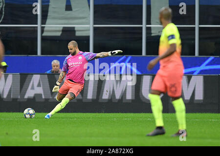 Mailand, Italien. 06 Nov, 2019. Kyle Wanderer von Manchester City während der UEFA Champions League Spiel zwischen Atalanta und Manchester City im Stadio San Siro, Mailand, Italien. Foto von Giuseppe Maffia. Nur die redaktionelle Nutzung, eine Lizenz für die gewerbliche Nutzung erforderlich. Keine Verwendung in Wetten, Spiele oder einer einzelnen Verein/Liga/player Publikationen. Credit: UK Sport Pics Ltd/Alamy leben Nachrichten Stockfoto