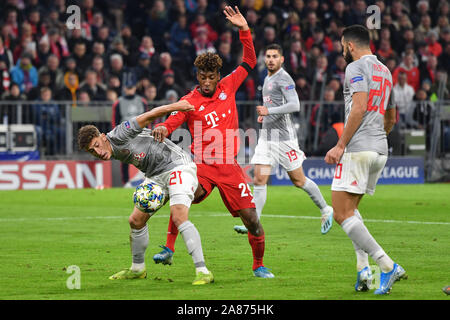 München, Deutschland. 06 Nov, 2019. Kingsley COMAN (FC Bayern München), Aktion, Duelle gegen Kostas TSIMIKAS (Olympiakos Piräus). FC Bayern Munich-Olympiacos FC (Piräus) 2-0, Fußball Champions League, Gruppe B, Gruppe, 4.Spieltag, 06.11.2019. ALLIANZAREN A. DFL VERORDNUNG UNTERSAGEN DIE VERWENDUNG VON Fotografien als BILDSEQUENZEN UND/ODER QUASI-VIDEO. | Verwendung der weltweiten Kredit: dpa/Alamy leben Nachrichten Stockfoto