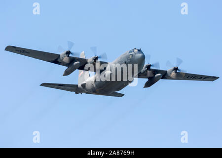 Die United States Air Force C-130 Hercules führt an die 2018 Cleveland International Airshow. Stockfoto