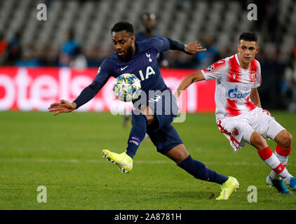 Belgrad. 6 Nov, 2019. Tottenham Hotspur ist Danny Rose (L) konkurriert während der UEFA Champions League Gruppe B Fußballspiel zwischen Crvena Zvezda und Tottenham Hotspur in Belgrad, Serbien an November 6, 2019. Credit: Predrag Milosavljevic/Xinhua/Alamy leben Nachrichten Stockfoto