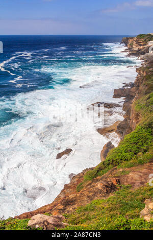 Raue See von Waverley Friedhof auf der Coogee nach Bondi an der Küste zu Fuß, Sydney, New South Wales, Australien Stockfoto