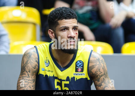 Gdynia, Polen. 05 Nov, 2019. Tyler Larson (verletzt) während der 7 Tage EuroCup Gruppe D Match zwischen Asseco Arka Gdynia und EWE Baskets Oldenburg in Gdynia (Endstand; Asseco Arka Gdynia 61:73 EWE Baskets Oldenburg) Credit: SOPA Images Limited/Alamy Live Nachrichten gesehen Stockfoto