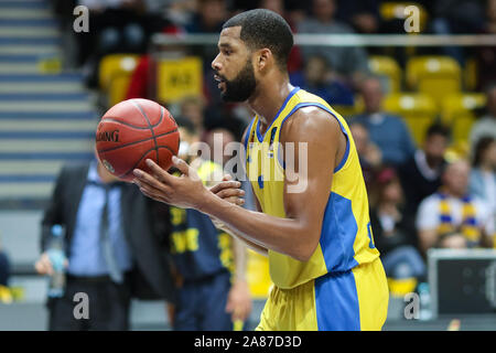 Gdynia, Polen. 05 Nov, 2019. Joshua Bostic in Aktion während der 7 Tage EuroCup Gruppe D Match zwischen Asseco Arka Gdynia und EWE Baskets Oldenburg in Gdynia (Endstand; Asseco Arka Gdynia 61:73 EWE Baskets Oldenburg) Credit: SOPA Images Limited/Alamy Live Nachrichten gesehen Stockfoto