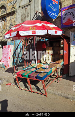 Al-Mahwit/Jemen - 03 Jan 2013: Der lokale Markt in Al-Mahwit Dorf, Jemen Stockfoto