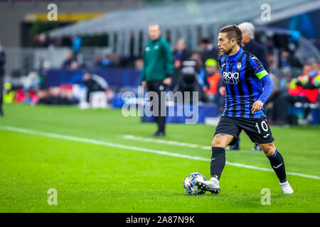 Mailand, Italien. 6 Nov, 2019. Alejandro Gomez (Atalanta bc) während des Turniers runde, Gruppe C, Atalanta vs Manchester City, Fussball Champions League Männer Meisterschaft in Mailand, Italien, 06. November 2019 - LPS/Fabrizio Carabelli Credit: Fabrizio Carabelli/LPS/ZUMA Draht/Alamy leben Nachrichten Stockfoto