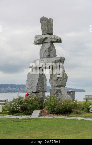 Vancouver, Kanada. 03 Sep, 2014. 03.09.2014, Kanada, Vancouver, Stein symbol Inukshuk in English Bay, das Symbol der Inuit und Logo der Olympischen Winterspiele in Vancouver, Stein Skulptur, Steine, Stapel Quelle: schneefeld Fotografie | Verwendung weltweit/dpa/Alamy leben Nachrichten Stockfoto