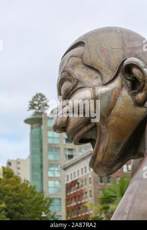 Vancouver, Kanada. 03 Sep, 2014. 03.09.2014, Kanada, Vancouver, Skulptur Labyrinth? A-Maze-ing Lachen, Yue Minjun in English Bay in Vancouver, Metall zahlen, Kunst, individuelle Abbildung, Kredit: schneefeld Fotografie | Verwendung weltweit/dpa/Alamy leben Nachrichten Stockfoto