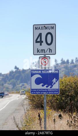 Victoria, Kanada. 13. Sep 2014. 13.09.2014, Kanada, Esquimalt Lagune in der Nähe von Victoria auf Vancouver Island, Häuser, Meer, Schild, tsunami hazard Zone, Gefahrenbereich, überschwemmung Credit: schneefeld Fotografie | Verwendung weltweit/dpa/Alamy leben Nachrichten Stockfoto