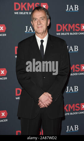 Foto © gutgeschrieben werden Alpha Presse 079965 06/11/2019 Angus Deayton DKMS jährliche grosse Liebe Gala 2019 Im Roundhouse London Stockfoto