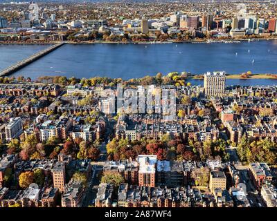 Blick von Prudential Tower zu Back Bay, Charles River und Cambridge, Boston, Massachusetts, New England, USA Stockfoto