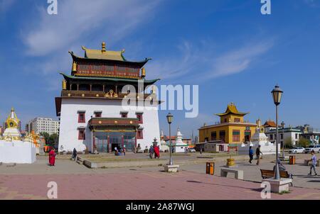 Main Hall für die 26 Meter hohe Statue der Göttin Janraisig, Sanskrit Avalokiteshvara, im Kloster Gandan, Migjid Janraisig Summe, Gandan Stockfoto