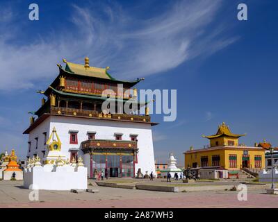 Main Hall für die 26 Meter hohe Statue der Göttin Janraisig, Sanskrit Avalokiteshvara, im Kloster Gandan, Migjid Janraisig Summe, Gandan Stockfoto