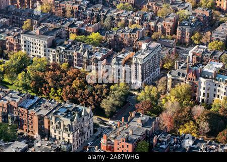 Blick von Prudential Tower zu den Häusern im historischen Stadtteil Back Bay, Boston, Massachusetts, New England, USA Stockfoto