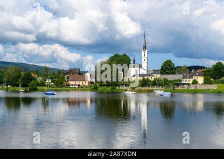 Frymburg, Friedberg mit Kirche St. Bartholomäus am Lipno Stausee, Südböhmen, Tschechische Republik Stockfoto