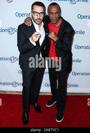 Beverly Hills, Vereinigte Staaten. 06 Nov, 2019. BEVERLY HILLS, LOS ANGELES, Kalifornien, USA - November 06: Jeremy Piven und Sugar Ray Leonard kommen an der Operation Smile Hollywood Nacht 2019 Im Beverly Hilton Hotel am 6. November 2019 in Beverly Hills, Los Angeles, Kalifornien, USA zu kämpfen. (Foto von Xavier Collin/Image Press Agency) Quelle: Bild Presse Agentur/Alamy leben Nachrichten Stockfoto