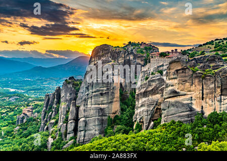 Klöster Varlaam, Saint Nicholas Anapafsas entfernt und Verklärung Christi in Meteora in Griechenland Stockfoto