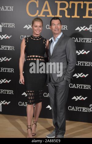 Madrid, Spanien. 07 Nov, 2019. US Schauspieler Jerry O'Connell und Schauspielerin Rebecca Romijn darstellen, bei der Präsentation der "Carter" AXN TV-Show, in Madrid, am Donnerstag, 07, November 2019 Credit: CORDON PRESSE/Alamy leben Nachrichten Stockfoto