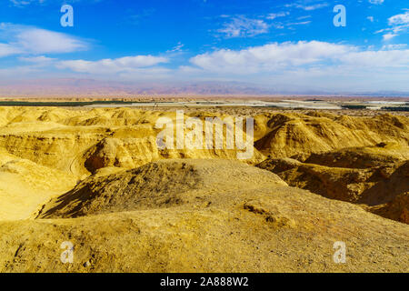 Landschaft von lissan Marl Felsen und die edom Berge, entlang der Arava Frieden Straße, im Süden Israels Stockfoto