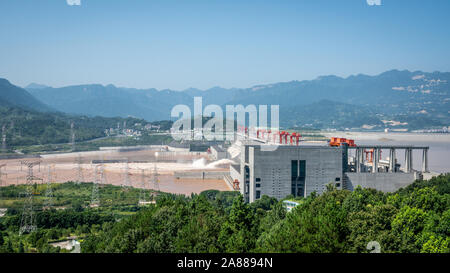 Drei-schluchten-Damm eine berühmte Wasserkraftwerk im Sommer in Sandouping Yichang Hubei China Stockfoto