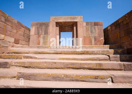 Kalasasaya Tempel Eingang in Tiwanaku archäologischen Komplex, Bolivien Stockfoto