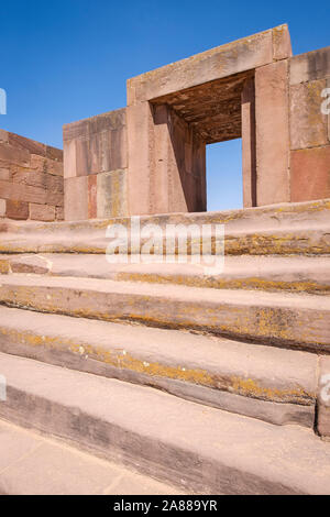 Kalasasaya Tempel Eingang in Tiwanaku archäologischen Komplex, Bolivien Stockfoto