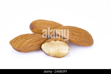 Kombination von Cashew Nüssen, Mandeln, Nüssen und Rosinen, gesunden Snack gemischte Nüsse und getrocknete Früchte. Stockfoto