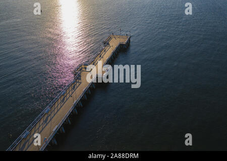 Luftaufnahme auf Pier in Gdynia Orlowo. Stockfoto