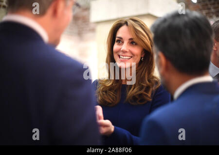 Die Herzogin von Cambridge besucht die Einführung des nationalen Notstand Vertrauen in St. Martin-in-the-Fields auf dem Trafalgar Square in London. Stockfoto