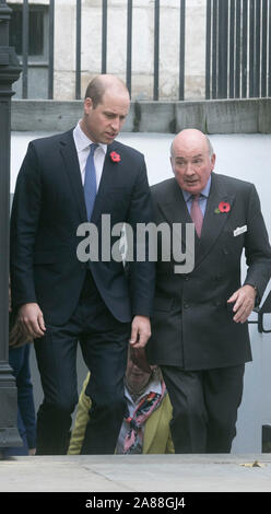 London, Großbritannien. November 2019. Der Herzog von Cambridge Blätter Saint Martin in den Feldern begleitet von pensionierten Senior British Army Officer und Mitglied des Oberhauses Lord Dannatt nach dem Besuch der Start des nationalen Notstand Trust, einer britischen Disaster Nächstenliebe. Amer ghazzal/Alamy leben Nachrichten Stockfoto