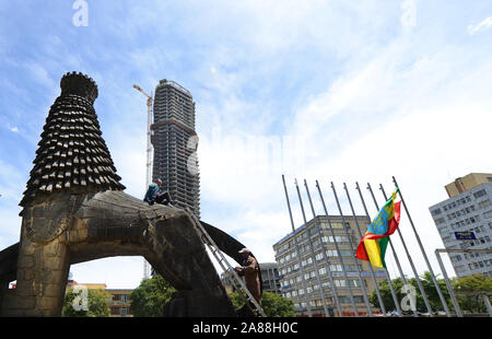 Die Commercial Bank von Äthiopien wird das höchste Gebäude in Addis Abeba. Stockfoto