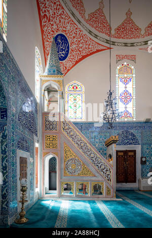 Çinili Moschee, Orta valide Moschee oder Kösem Mahpeyker Valide Sultan Moschee, Uskudar Istanbul, Istanbul, Türkei Stockfoto