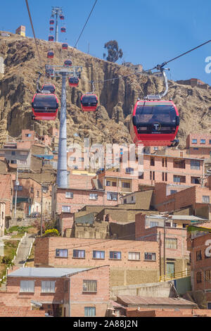 Mi Teleférico auch als Teleférico La Paz - El Alto bekannt, ist eine Luftseilbahn städtischen Nahverkehrssystem, das La Paz - El Alto metropolitan area in Bolivien Stockfoto