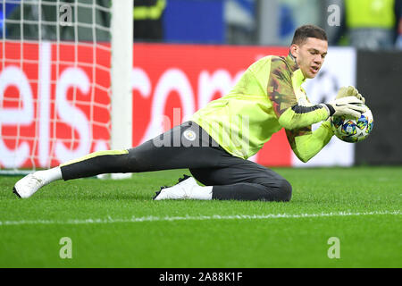 Mailand, Italien. 06 Nov, 2019. Ederson von Manchester City während der UEFA Champions League Spiel zwischen Atalanta und Manchester City im Stadio San Siro, Mailand, Italien. Foto von Giuseppe Maffia. Credit: UK Sport Pics Ltd/Alamy leben Nachrichten Stockfoto