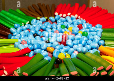Köstliche Marmelade Farbe gesetzt werden. Bonbons Bars. Mehrfarbige kauen Süßigkeiten. Obst Stockfoto